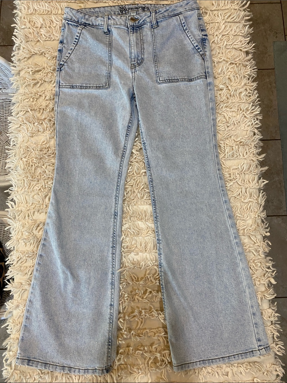 4/$20 no boundaries light wash jeans